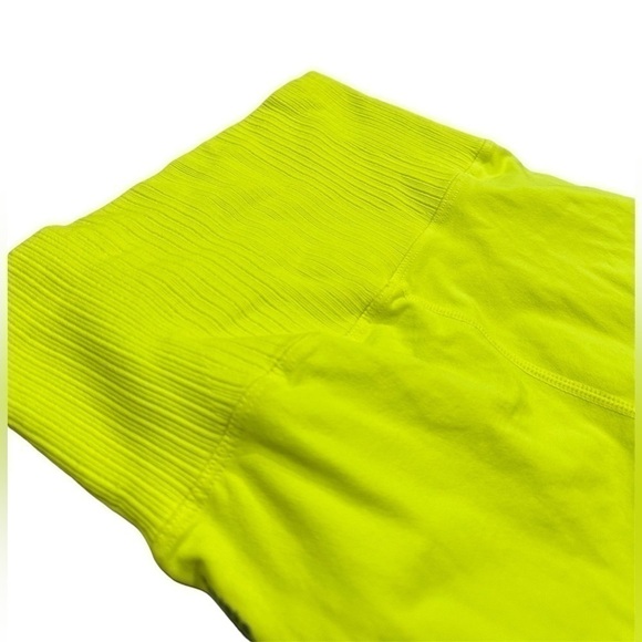 NWOT Free People Good Karma Leggings / High-Rise 7/8 Length / Neon Yellow / XS/S - Picture 3 of 13